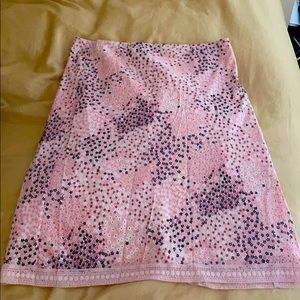 Soft and comfy floral skirt with lace trim